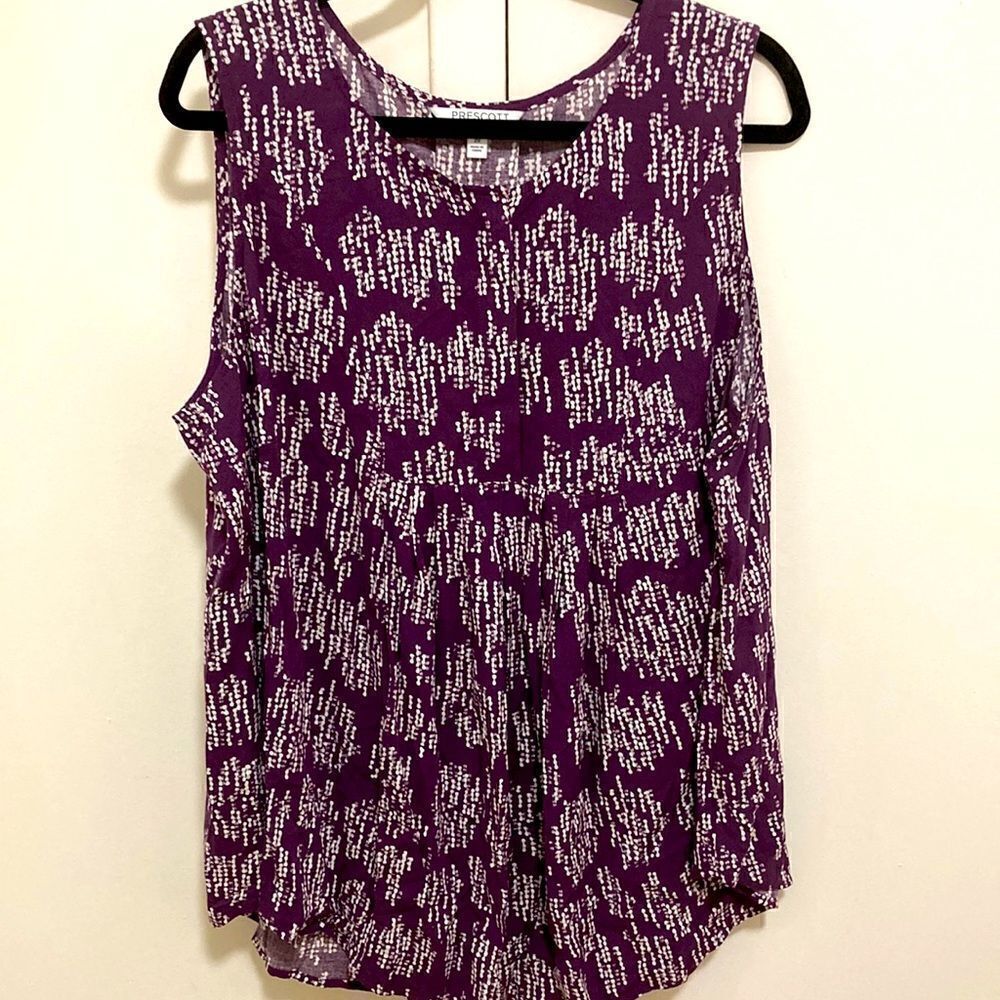Prescott New York Sleeveless Blouse with concealed button front closure. Sz 2X.